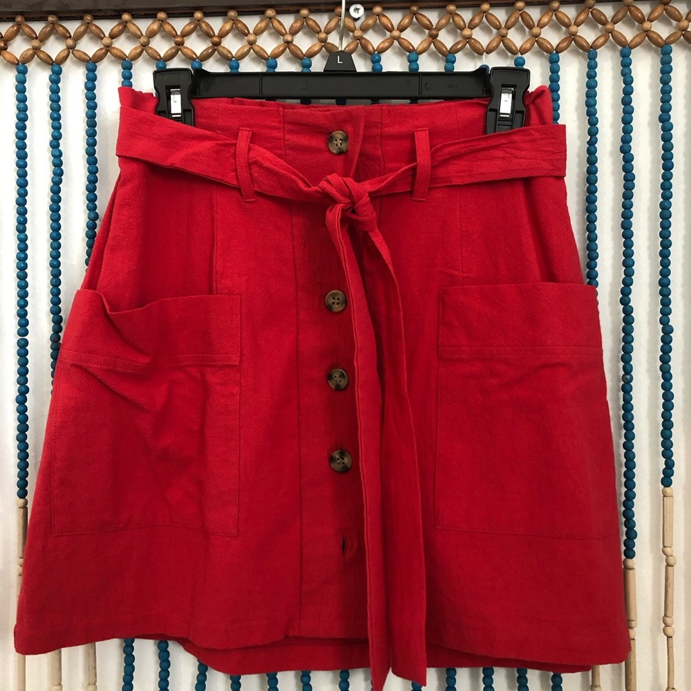 Short Red skirt - NWT